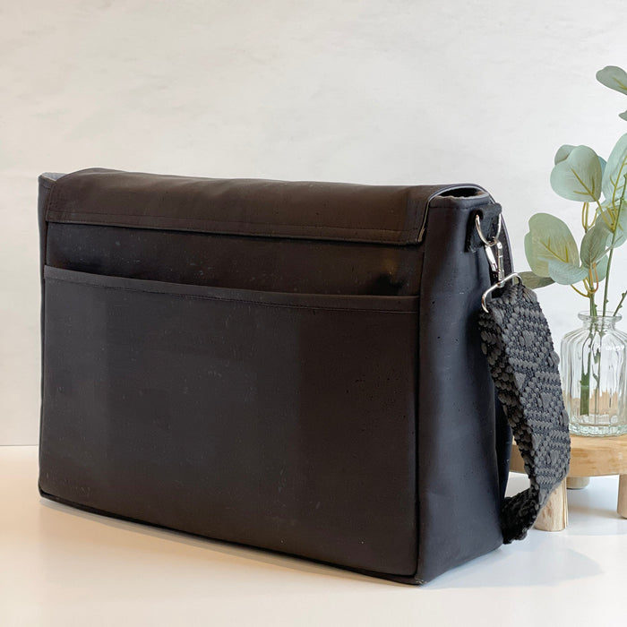 NOMAD messenger bag | COAL