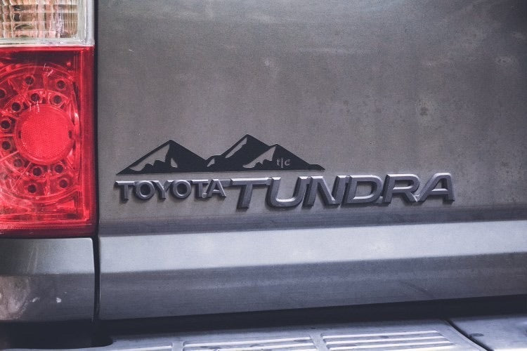 Universal Mountain Range Vehicle Magnet
