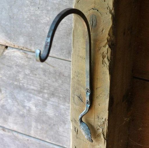 indoor-outdoor-plant-hanger-leaf-design-made-in-usa