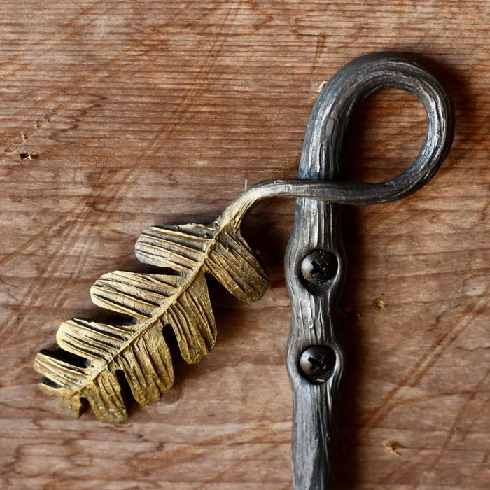 Oak Leaf Hook